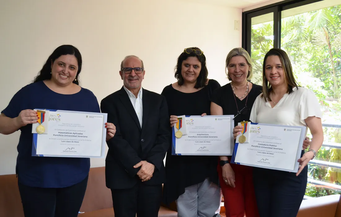 Tres programas de la Javeriana Cali fueron reconocidos en La noche de los Mejores 2022 Tres programas de la Javeriana Cali fueron reconocidos en La noche de los Mejores 2022