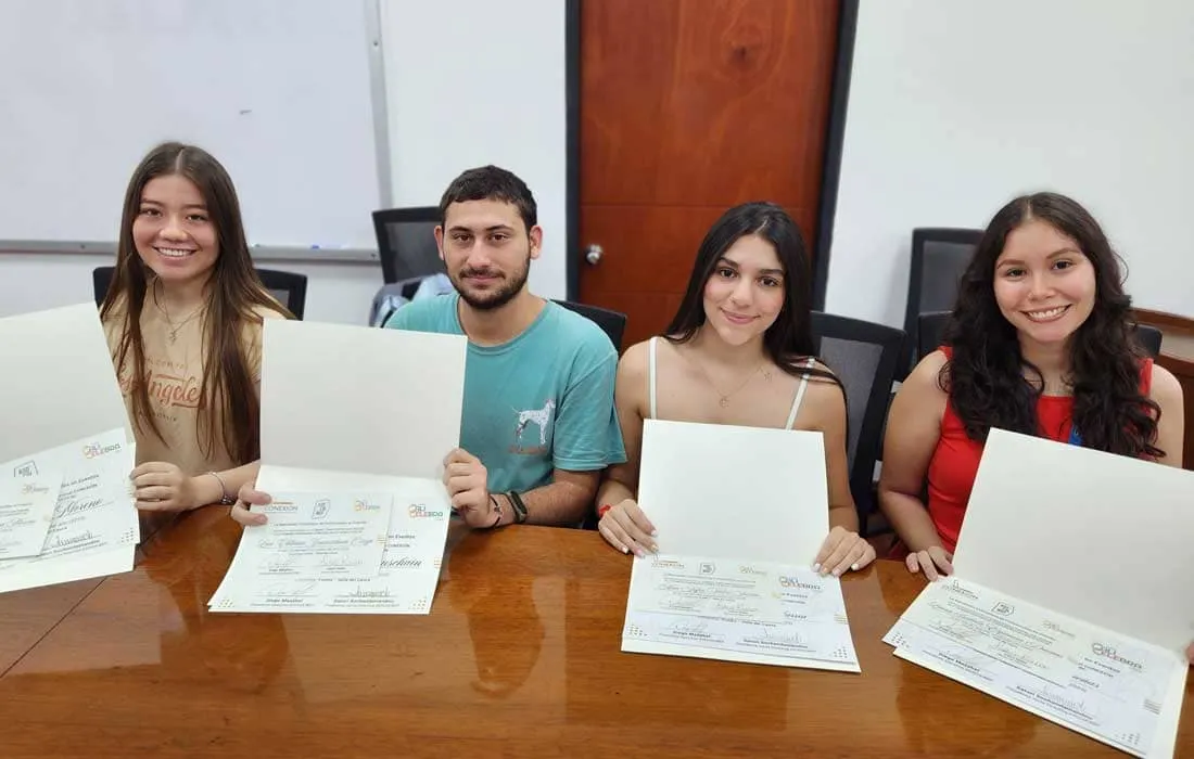 Estudiantes del programa de Turismo recibieron certificación de ASOCOLWEP Estudiantes del programa de Turismo recibieron certificación de ASOCOLWEP