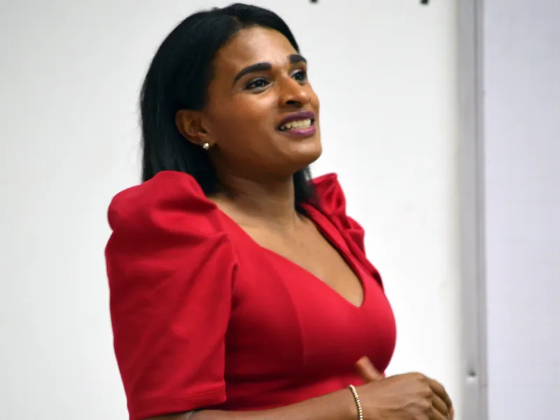 Estudiantes de Mercadeo desarrollarán un plan estratégico para apoyar a emprendedoras lideresas de la Comuna 18 Estudiantes de Mercadeo desarrollarán un plan estratégico para apoyar a emprendedoras lideresas de la Comuna 18