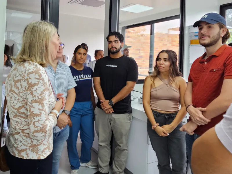 Facultad de Ingeniería y Ciencias presentó su nuevo Laboratorio en Biotecnología Molecular Facultad de Ingeniería y Ciencias presentó su nuevo Laboratorio en Biotecnología Molecular
