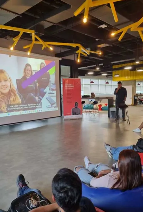 Estudiantes de Negocios Internacionales visitaron Zonamérica y exploraron las estrategias de expansión de Ancora Estudiantes de Negocios Internacionales visitaron Zonamérica y exploraron las estrategias de expansión de Ancora