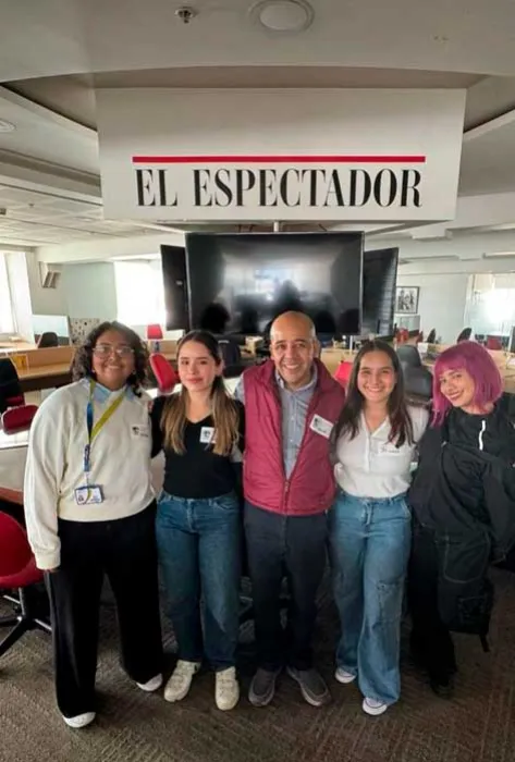 Estudiantes javerianos desarrollan cuadernillos editoriales en colaboración con El Espectador